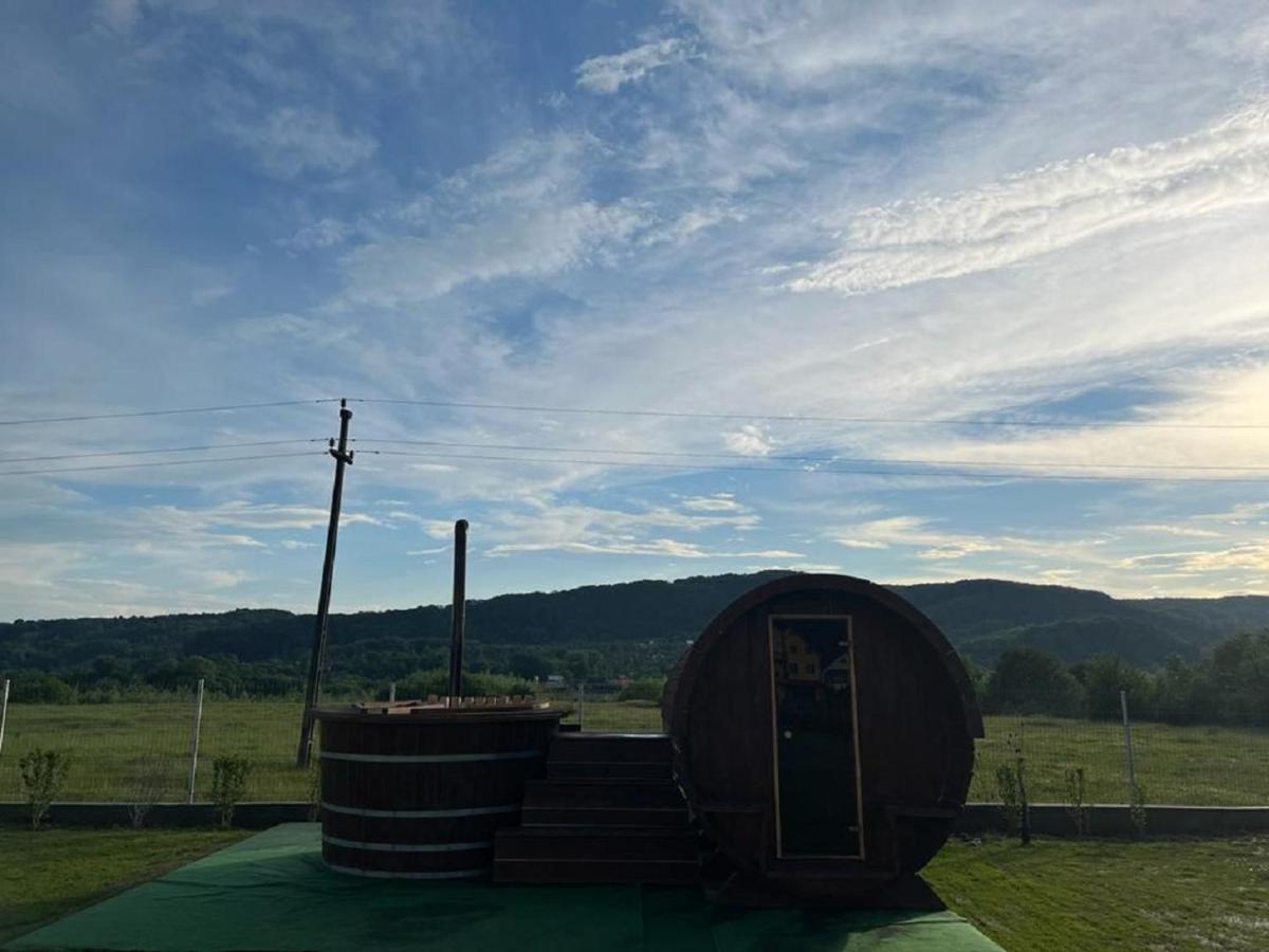 Casa Ambientt Hotel Albestii de Arges Kültér fotó